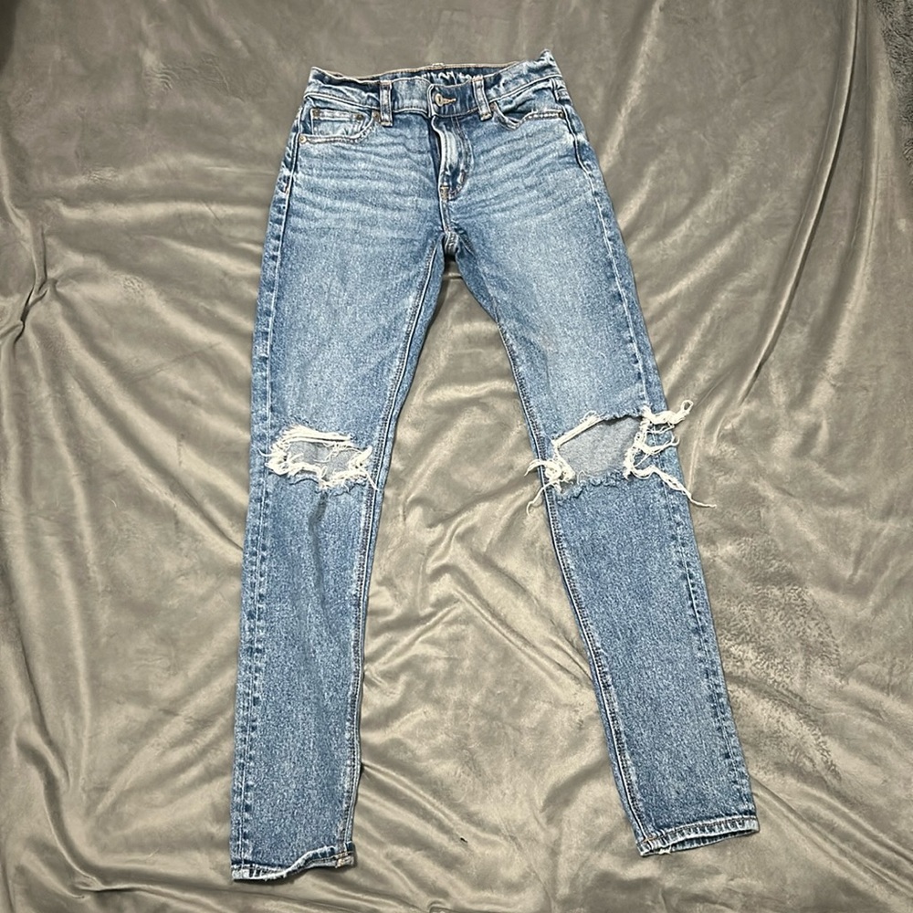 american eagle ripped jeans
